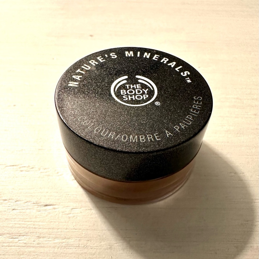 The Body Shop Nature's Minerals Eyeshadow - 05 Bronzed Amber. NEW, SEALED